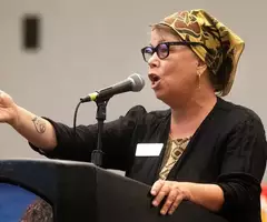 Melanie Cooley speaking to Tucson City Council about Project Blue